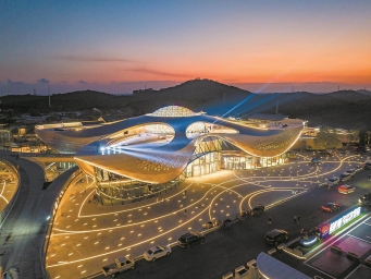 广东首个“荔枝”服务区开门迎客  2025-05-21 08:15