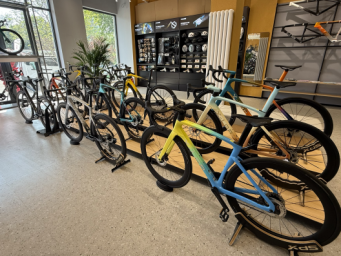 被中产炒热的自行车，价格崩了？