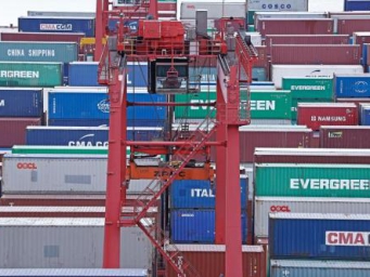 三个"首次"刷新外贸纪录 见证中国外贸新动能